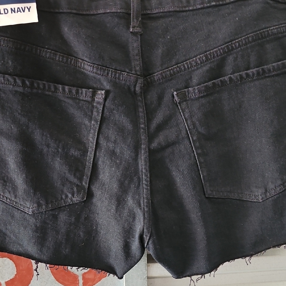 Old Navy Women's Dark Jean Shorts - Picture 2 of 5